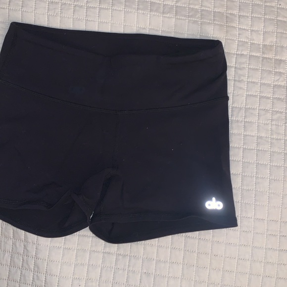 Alo yoga shorts - Picture 4 of 4
